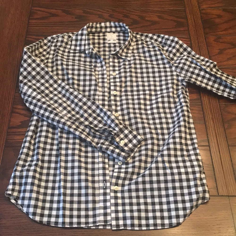 Gap fitted button up